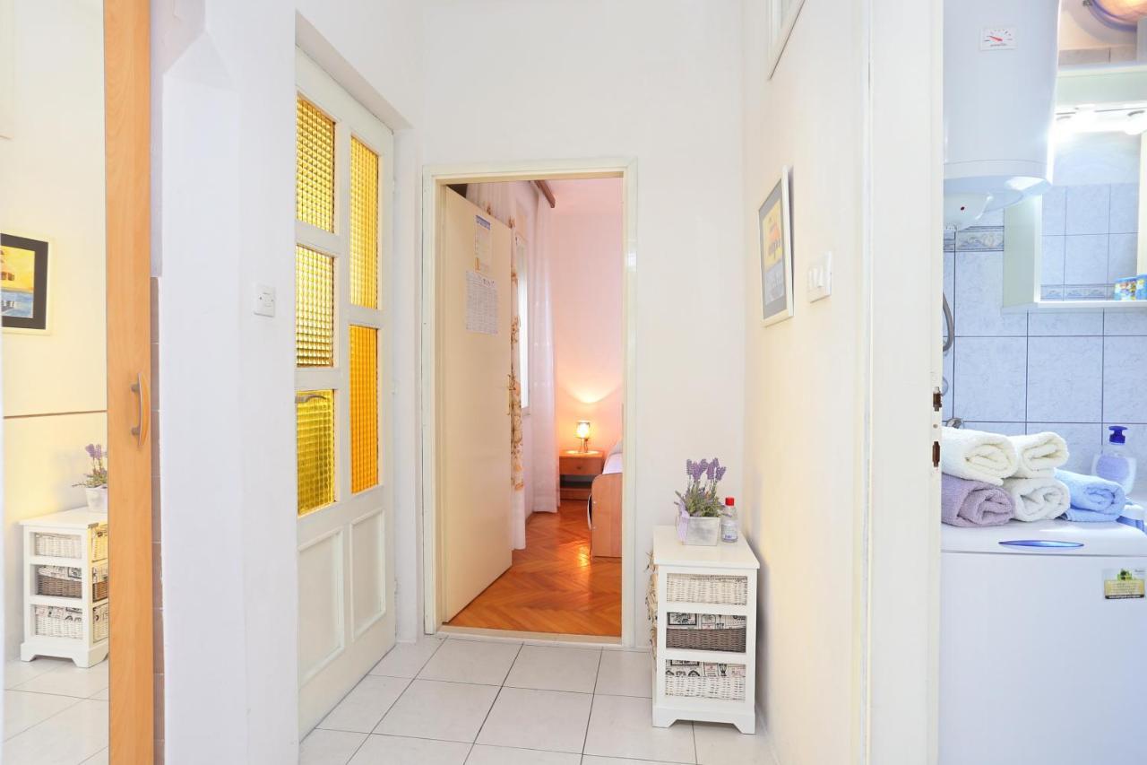Apartments By The Sea Seget Donji, Trogir - 2029 Екстериор снимка